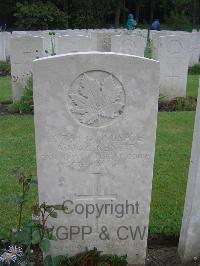 Etaples Military Cemetery - MacKenzie, Alexander